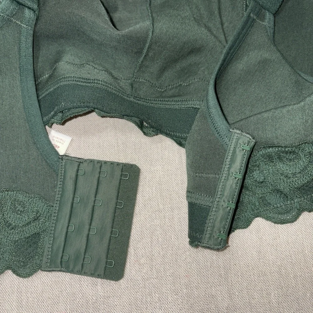 Cacique Bra 48D green wireless Lace‎ unlined full coverage No Wire